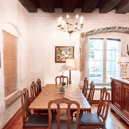 Διαμέρισμα Old Town 3 Bedroom *